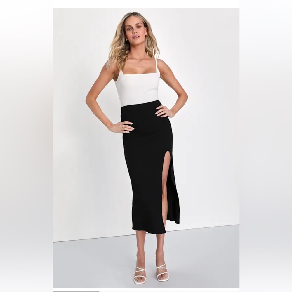 Black Ribbed Knit Bodycon Midi Skirt
Lulus.